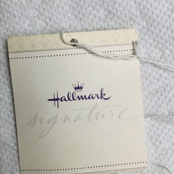 Hallmark Signature keepsake box - Picture 7 of 11